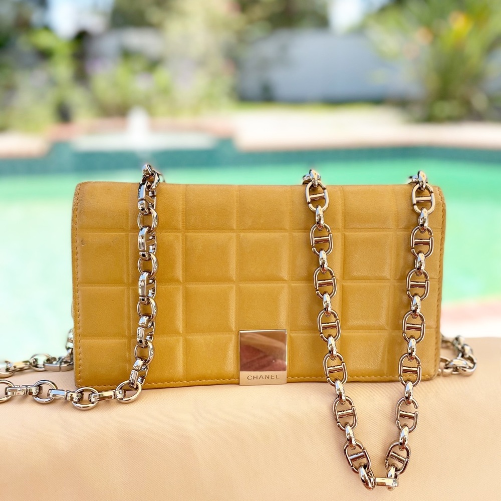 CHANEL Mustard Crossbody Bag with Chain - Picture 12 of 12